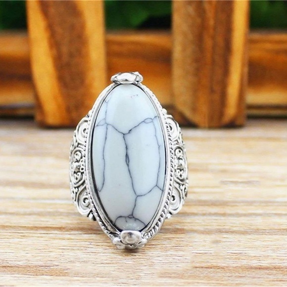 White Turquoise Handmade Indian Ring - Picture 3 of 9